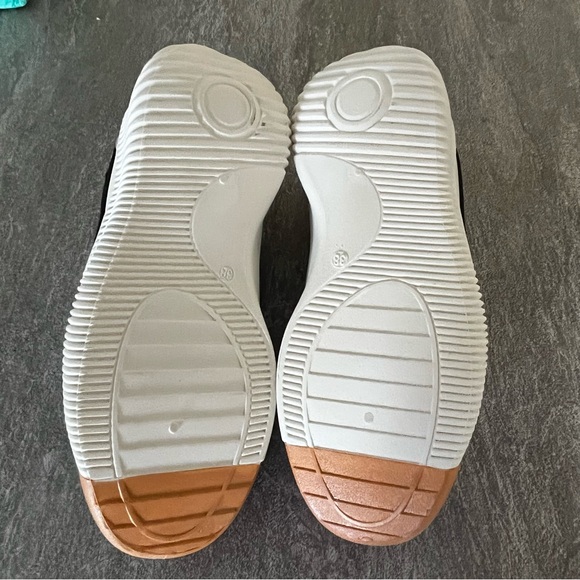 Brand New “Orthopedic” Sneakers- Fashion Shoes - Picture 6 of 6